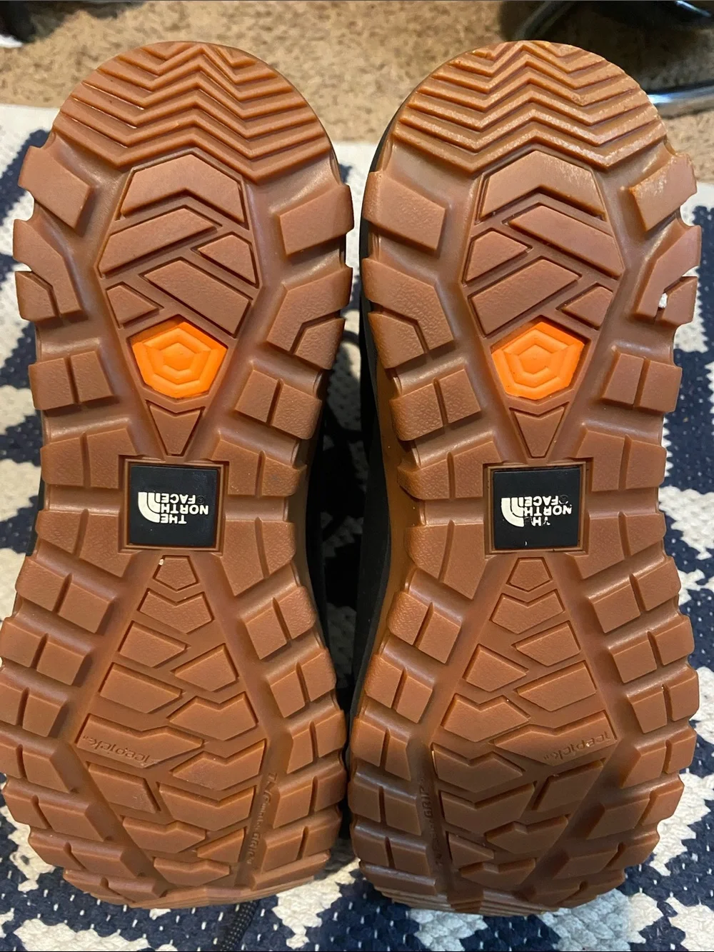 EUC TNF Yukiona Mid Boot